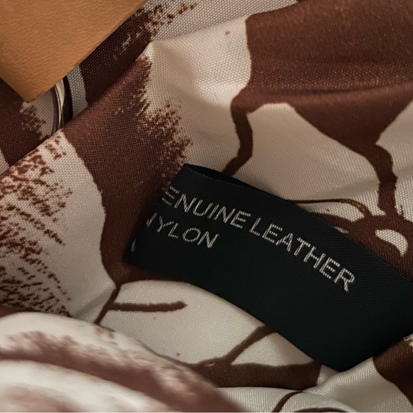 Maxx pebbled leather handbag - Picture 6 of 8